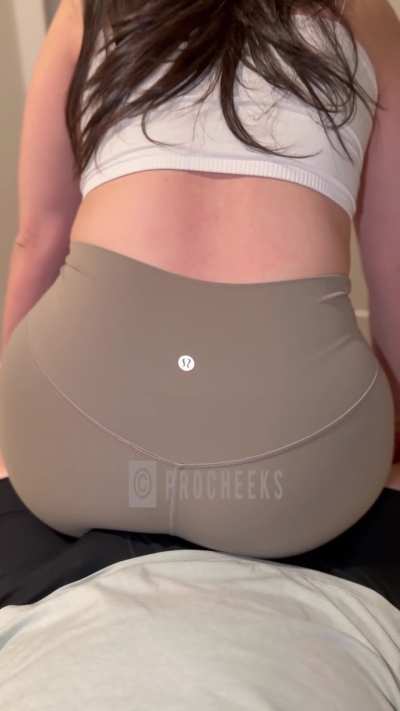 Who doesn’t love a Lulu lap dance ❤️