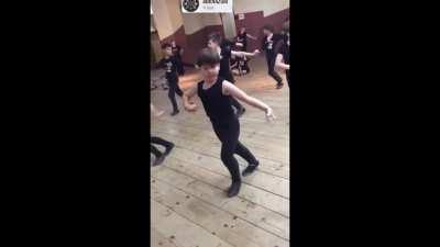 [128/128] Kid's got the Moves Like Jagger