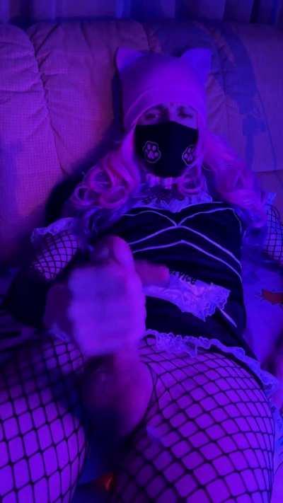 Any straight guys wanna become my personal cum slut?