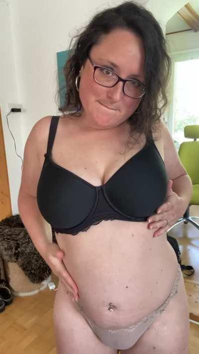 i might be a 42 yr old teacher, but i still catch college boys checking me out