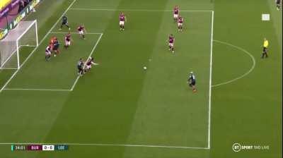 Alioski inches away from potential Puskas winner (Leeds vs Burnley)