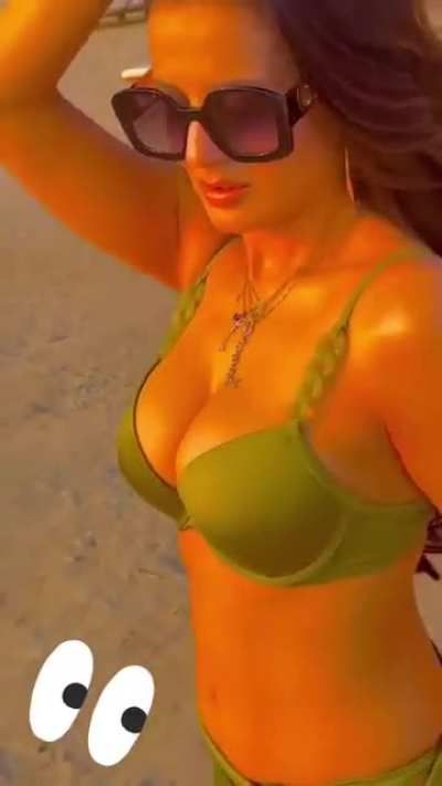 Two BIG reasons to love Ameesha Patel 🥵🔥🤤🤤