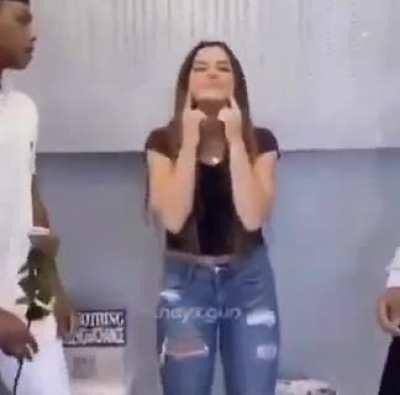 Da kučko samo s momcima😎