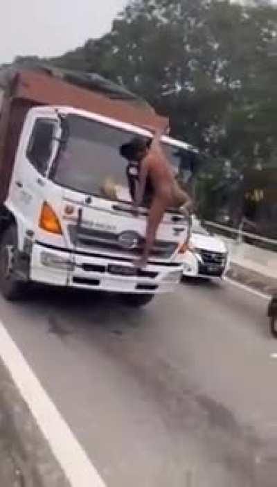 SpiderMan ng kahirapan