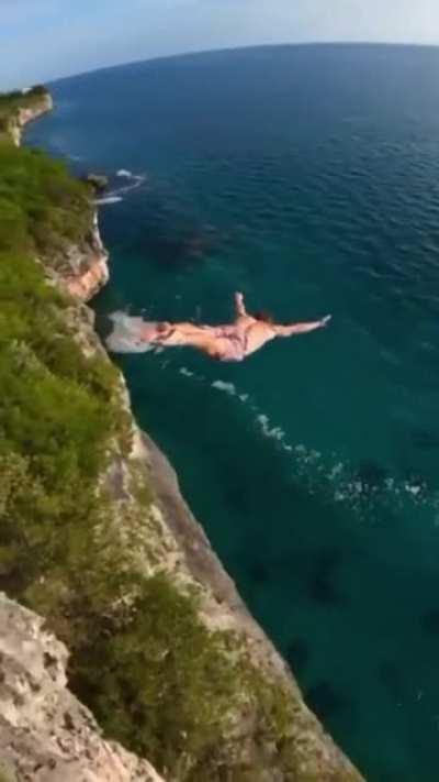 HMR while I dive off this cliff