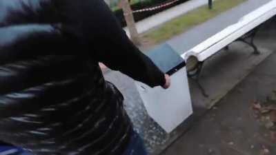 Europeni respectabili cu cetățenie RRomană, deranjați de un filmangiu turbulent care nu ii lasă să lucrește și ei ca să manâncă și gura lor ceva...