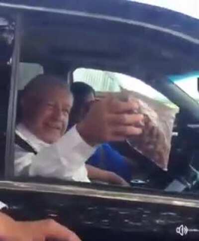 *Como Pedir algo al Gobierno* Estadounidenses: Guerra Civil !!!!! Mexicano: Quiere Cacahuetes?