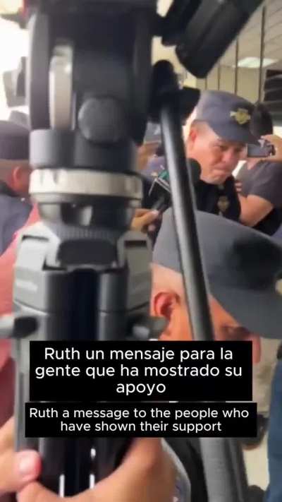 Latest footage of the lawyer for venezuelans, that was arrested by the salvadorean government