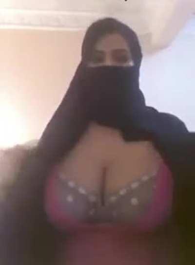 Wait for it 😍😍😍 ( content available) ❤️