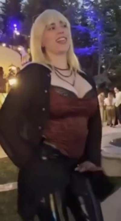 Billie Eilish dancing