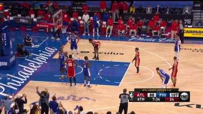 [Highlight] Trae misses a free throw and crowd goes wild!