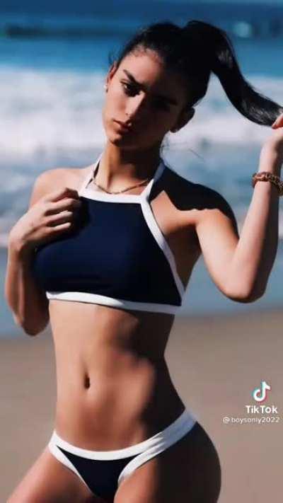 r/DixieDamelio__ Lounge