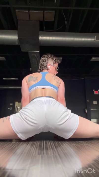 Keeping up with my hip mobility is an important part of my job, and I take it very seriously 🤓