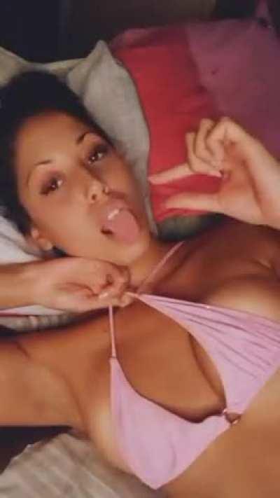 You're soooooo tiny hahaha 🐛