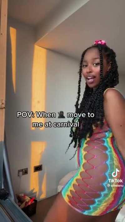 Nigerian Somali girl twerks big booty