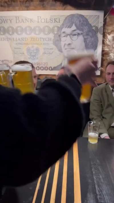 Koniec z polityką, pora na browara🍻