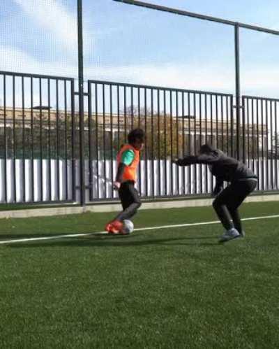 Erron Black main playing football