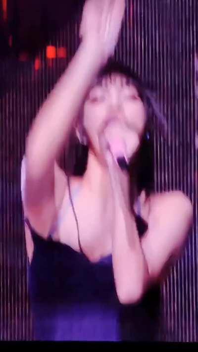 Lalisa's cleavage 2K version 😋 (4k version unedited in the comment)