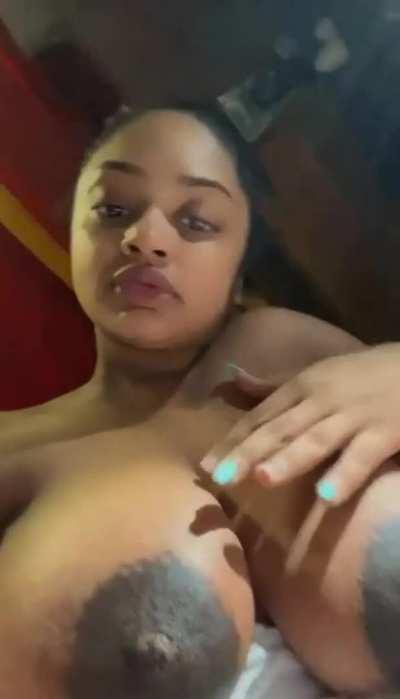 Stick your dick between my Dominican tits