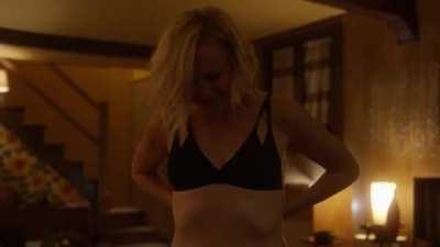 Kate Micucci & Malin Åkerman in 