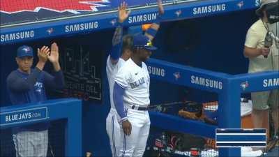 [Highlight] [Highlight] Vladdy reaches for a tough pitch and sends it out for his 31st home run of the season