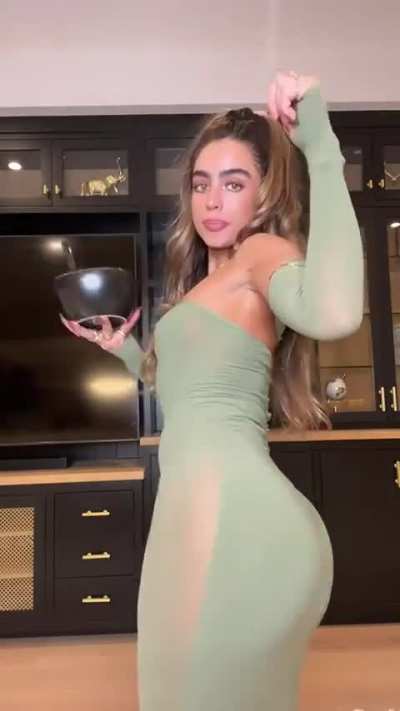 That Dress😫😫😫