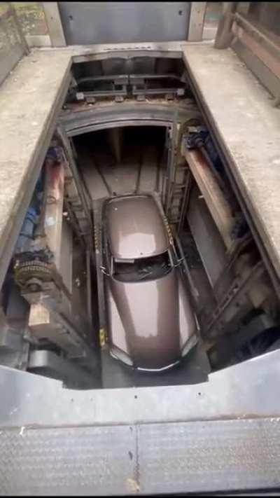 Wouldn't it be cool if our ships were stored/delivered like this on pads?