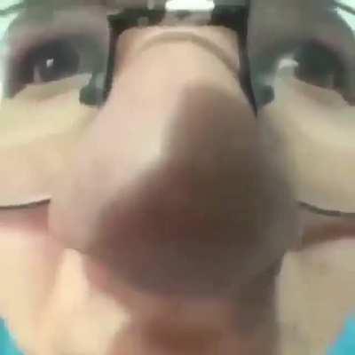 Vai num churrasco amigão? ><