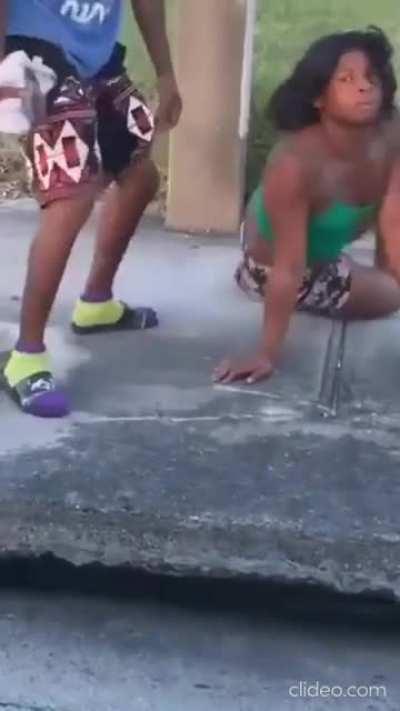 I have no caption for this LMAO