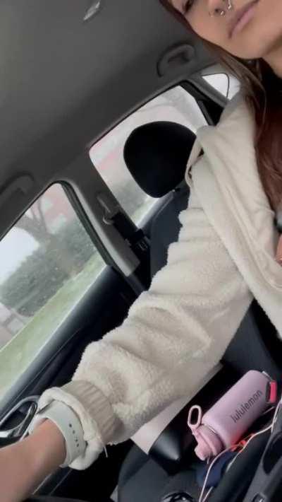 Driving through traffic with my titties out