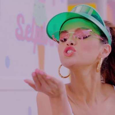 I need a buddy to suck me off to celebs that makes him cock hungry, and makes me hard! We can start with him on his knees picking Selena Gomez photo while I jerk off into his mouth...