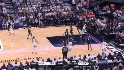 [Highlight] Alex Len meets Draymond Green at the rim