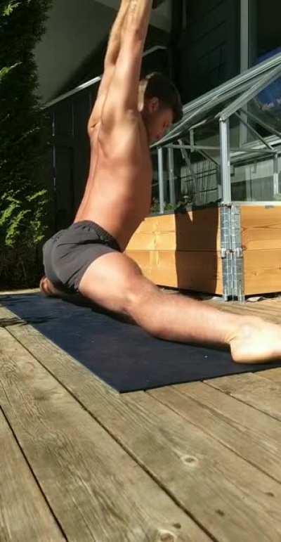 Side view of the first first warmup and cold split of the day