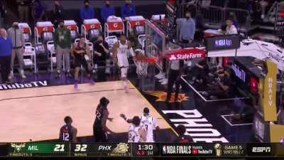 [Highlight] Booker loses his dribble, catches it and drains the middy over Giannis
