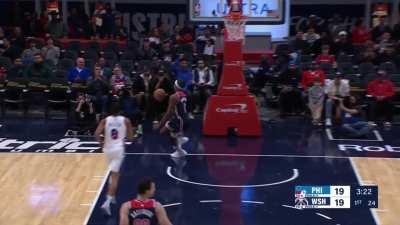 [Highlight] Bilal Coulibaly picks Embiid's pocket and rises for the easy dunk (with replay)