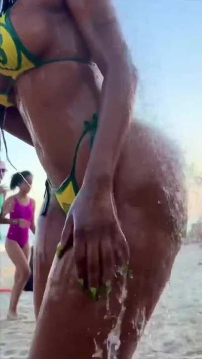 Raven Tracy (@soooraven)