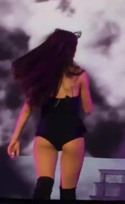 Cute Outfit. Confident Walk