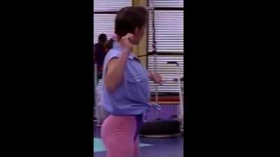 Amy Jo Johnson twerking her fat ass.