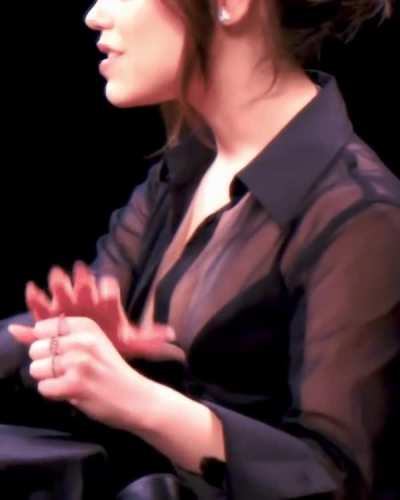 Jenna shines her mouth-watering tits on one of the shows 🍒🥵🥰