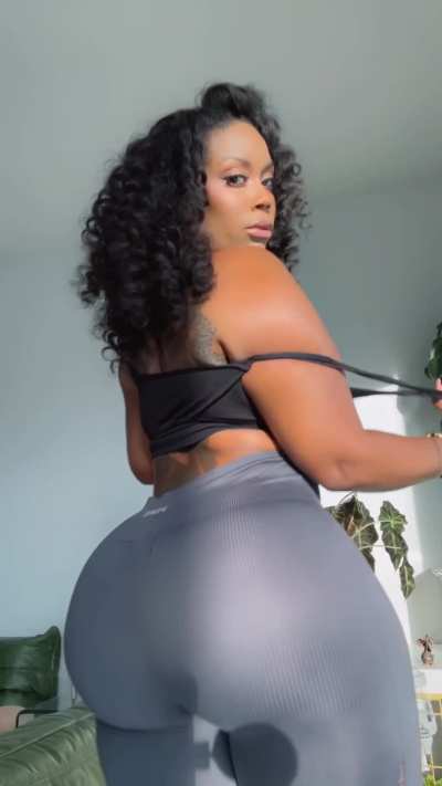 Are you ready for a tease? 🙈