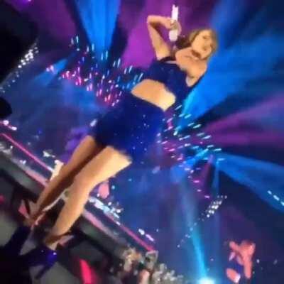 😍1989 tour end of concert🔥