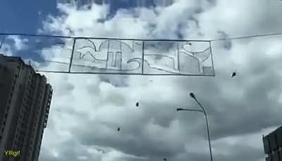 Oh, sweet, look at the helicopters!