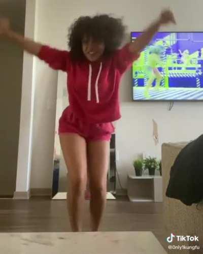 Lil side booty jiggle action 🍑