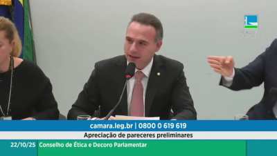 Conselho de Ética da Câmara arquiva pedido de cassação do mandato de Eduardo Bolsonaro