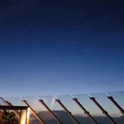 Compelling footage of a UAP captured from a cruise ship.