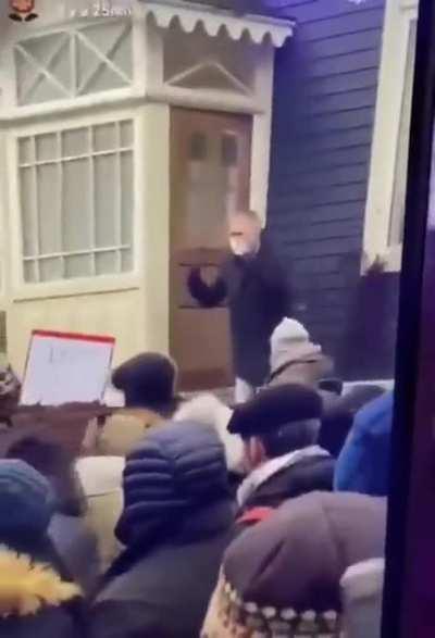 This is how French politicians are treated when it comes to their unpopular vaccine policies.