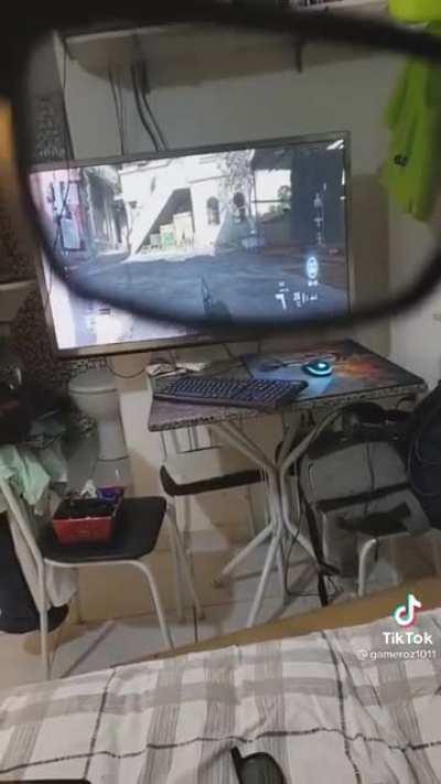 Alguem explica isso?