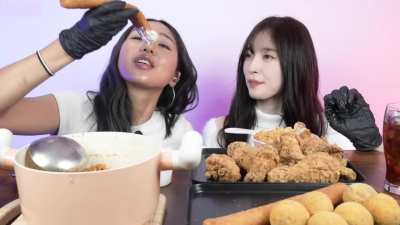 Arin Mimi eat stuff