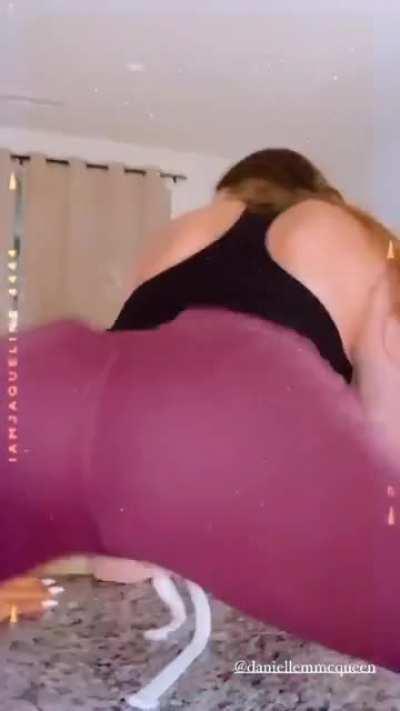 Ash, Danielle, and Dejalei Twerking (from their IG Stories)