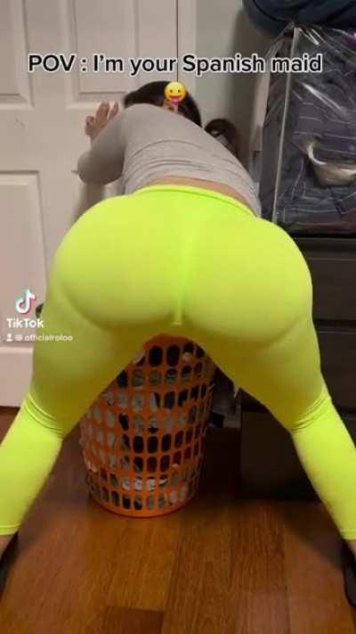 Check her out IG @officialrolo 😋🍑